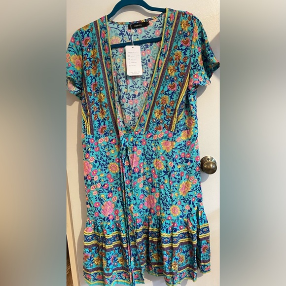 ZESICA Women's Boho Floral Print Wrap Sleeve Ruffled Party Mini Dress Size Small - Picture 4 of 5